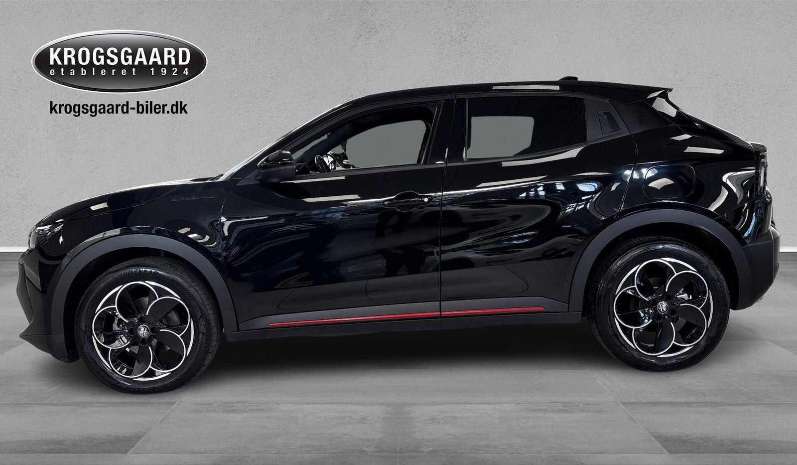 Sort Alfa Romeo Junior fra 2025