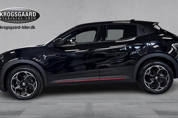 Sort Alfa Romeo Junior fra 2025