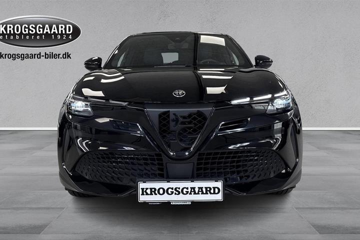 Sort Alfa Romeo Junior fra 2025
