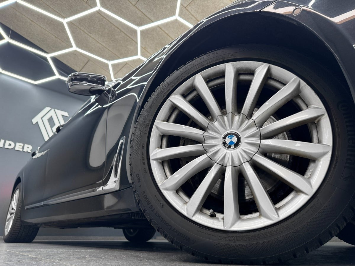 Sort BMW 730d fra 2018