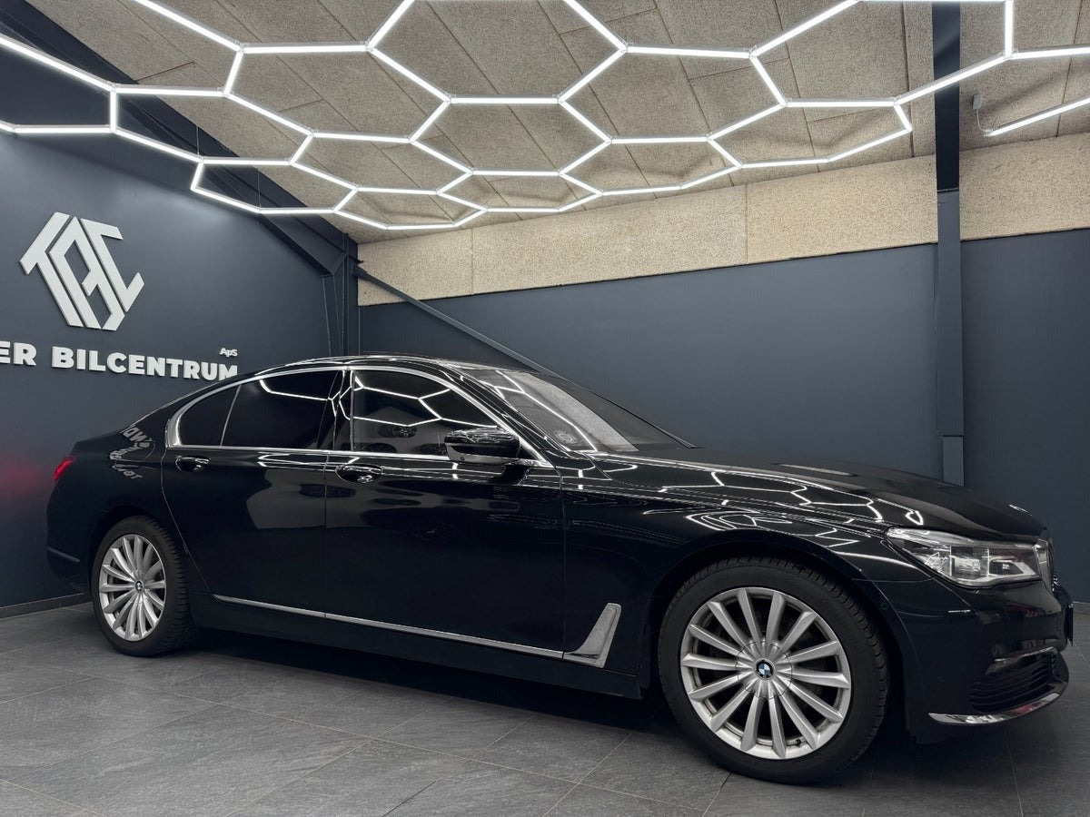 Sort BMW 730d fra 2018
