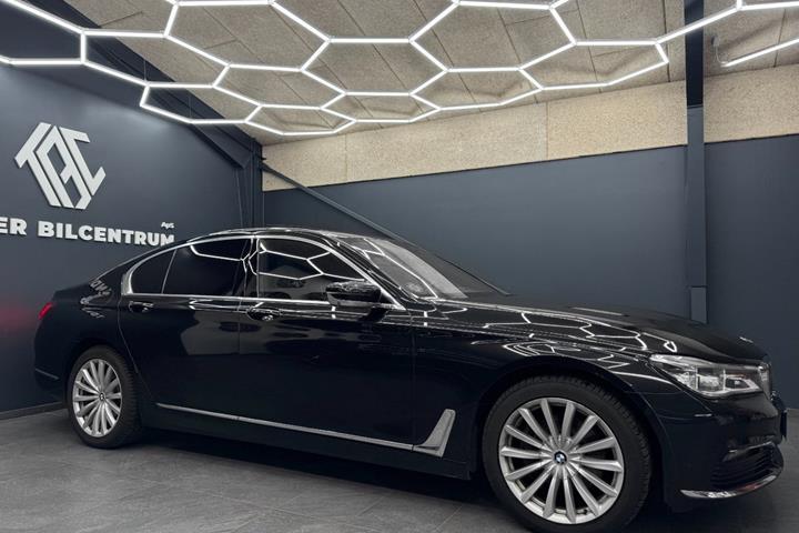 Sort BMW 730d fra 2018