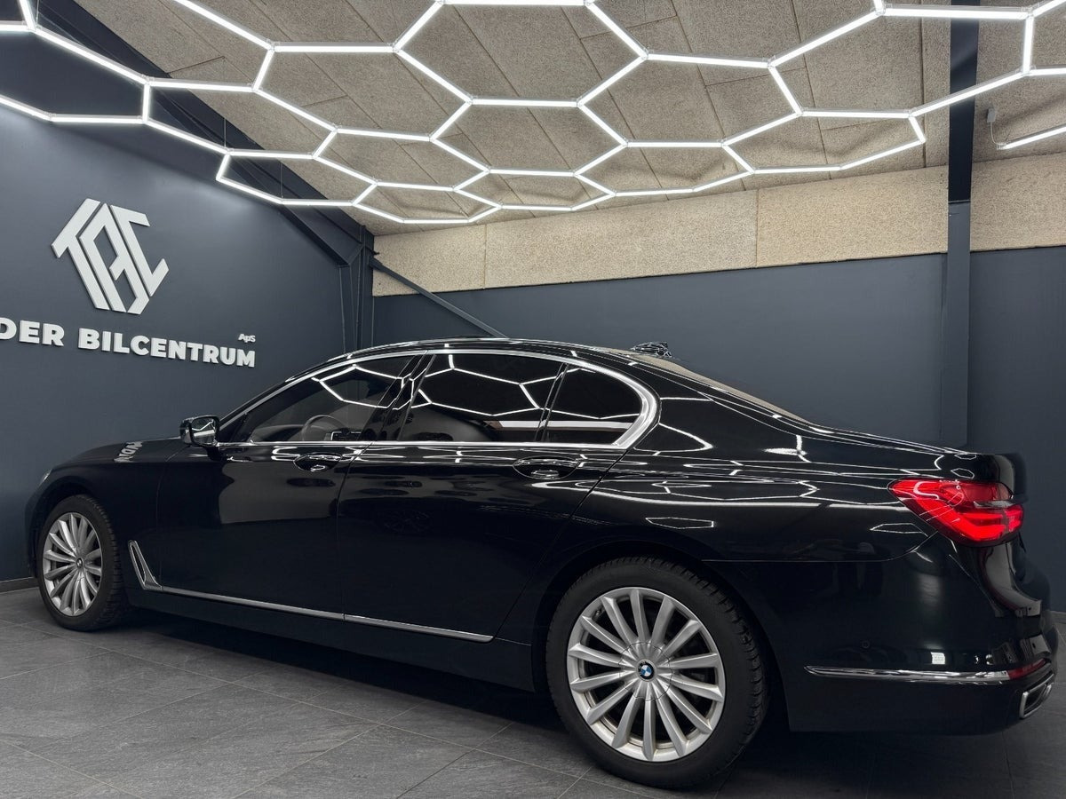 Sort BMW 730d fra 2018