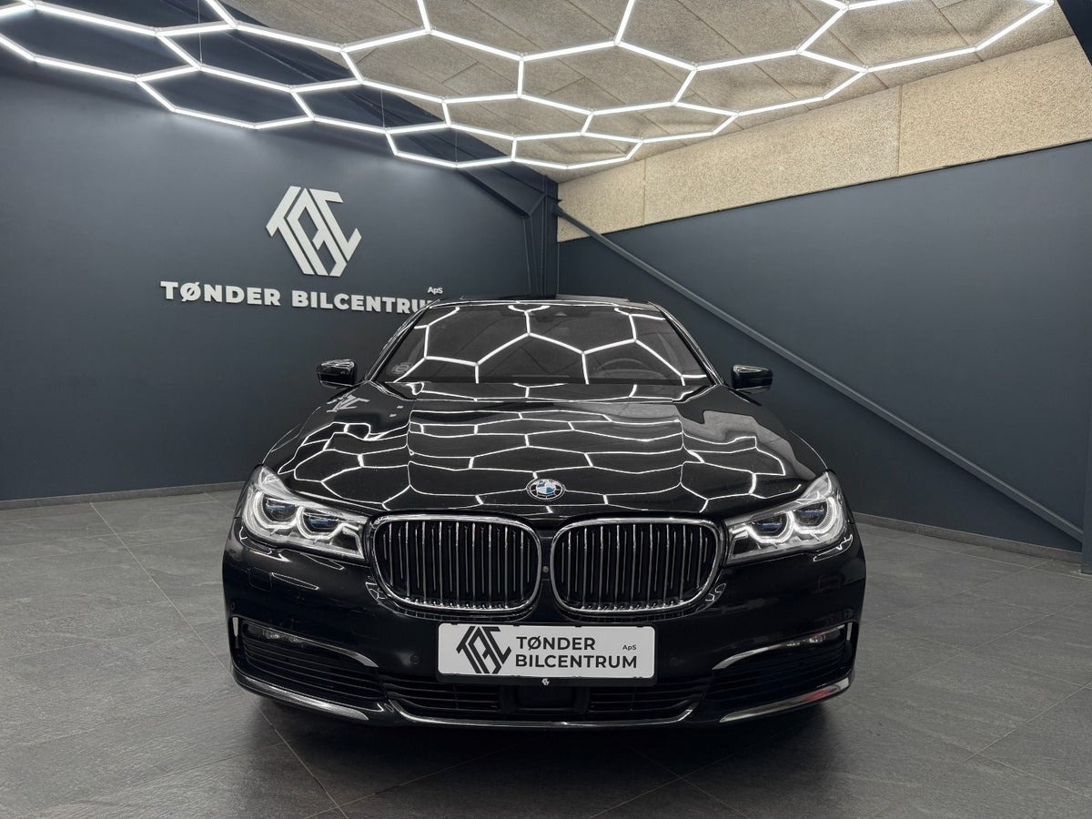 Sort BMW 730d fra 2018