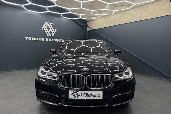 Sort BMW 730d fra 2018