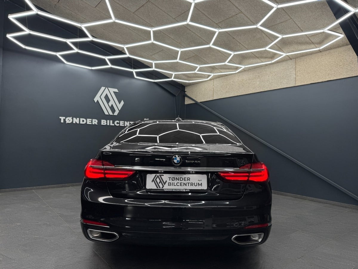 Sort BMW 730d fra 2018