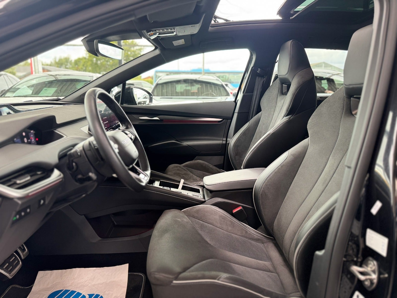 Sort Skoda Enyaq fra 2026