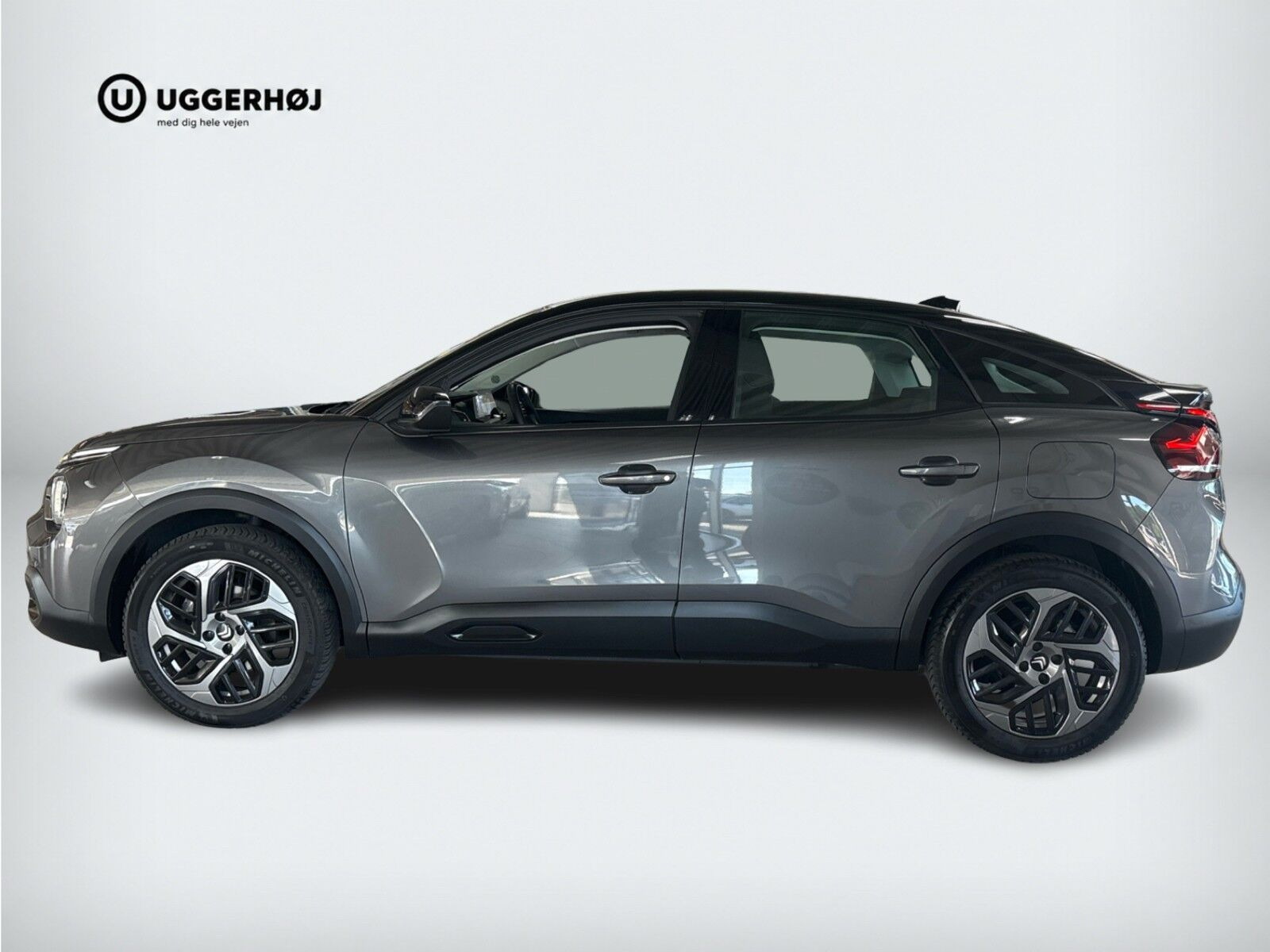 Grå Citroën C4 fra 2024