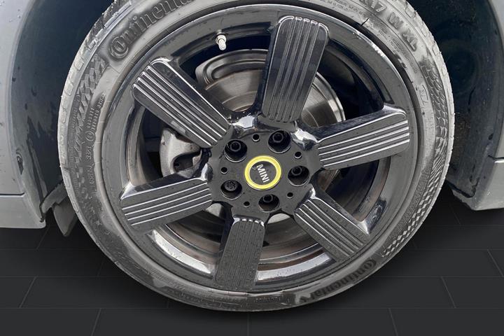 Blå Mini Cooper SE fra 2023