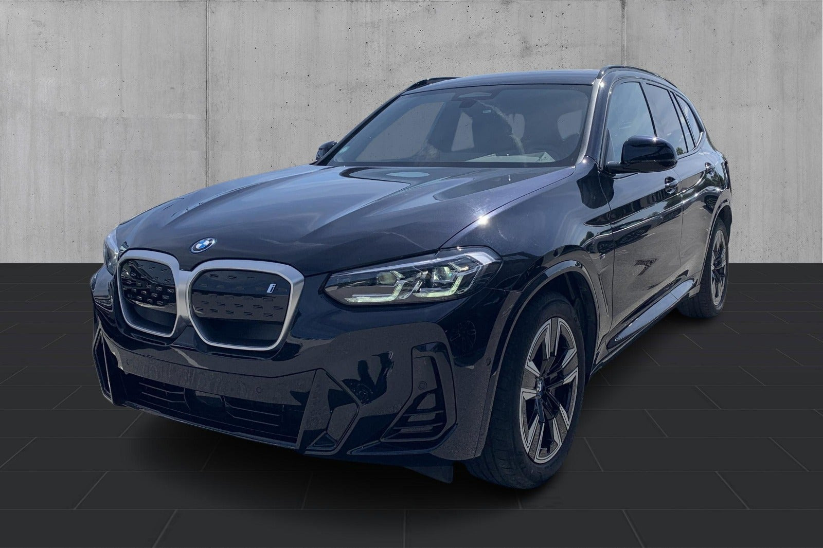 Sort BMW iX3 fra 2024