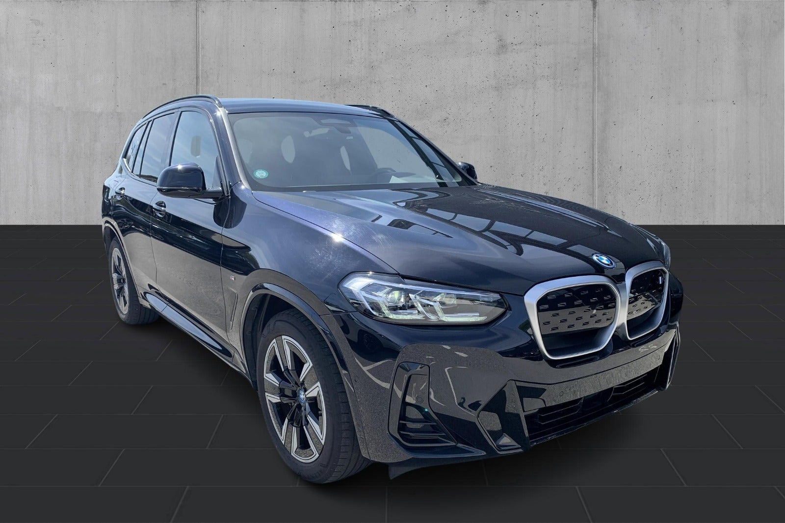 Sort BMW iX3 fra 2024