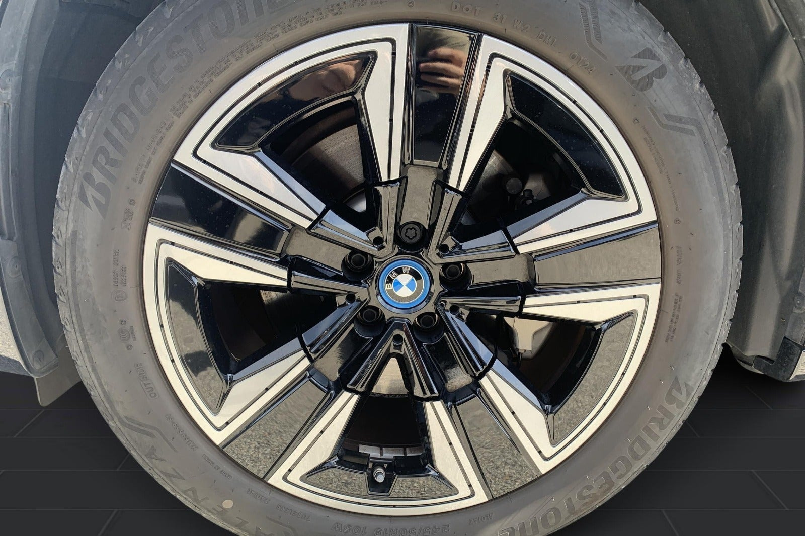 Sort BMW iX3 fra 2024