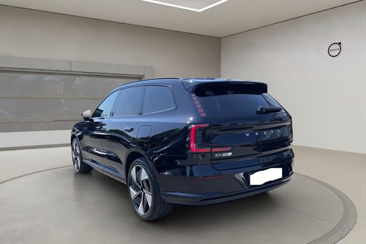 Sort Volvo EX90 fra 2024