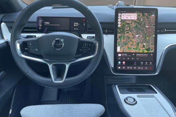 Sort Volvo EX90 fra 2024