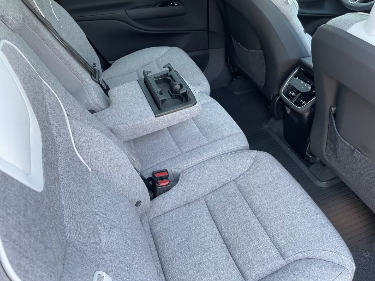 Sort Volvo EX90 fra 2024