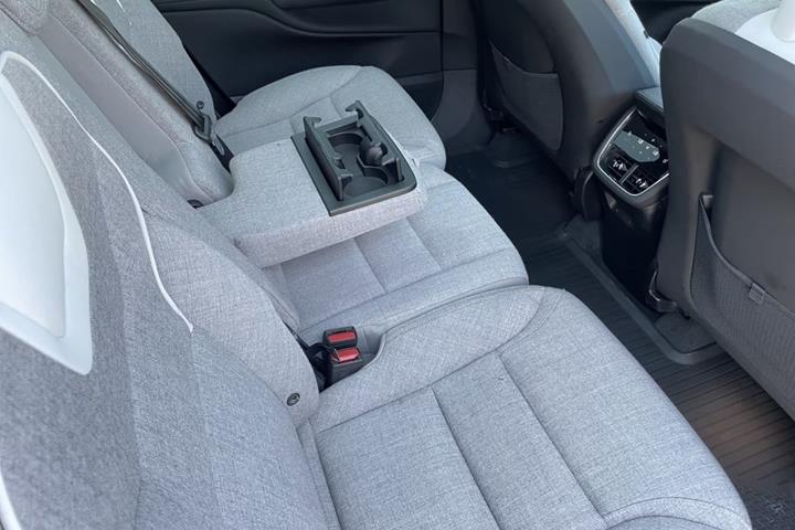 Sort Volvo EX90 fra 2024