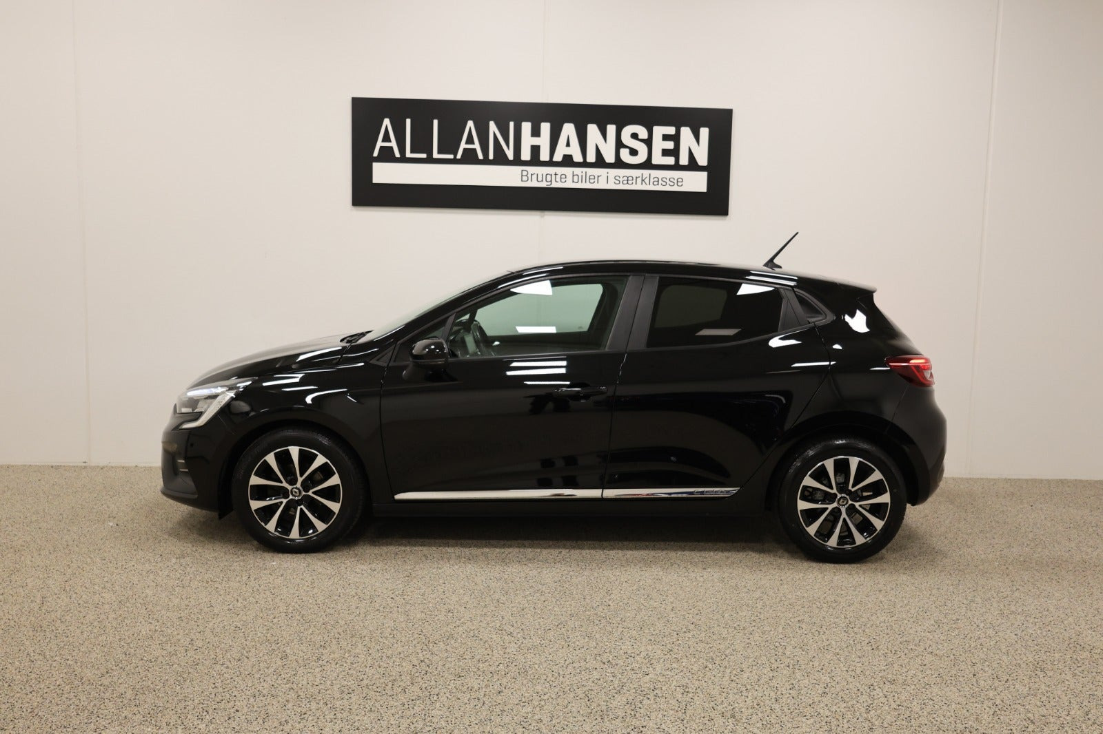 Sort Renault Clio V fra 2020