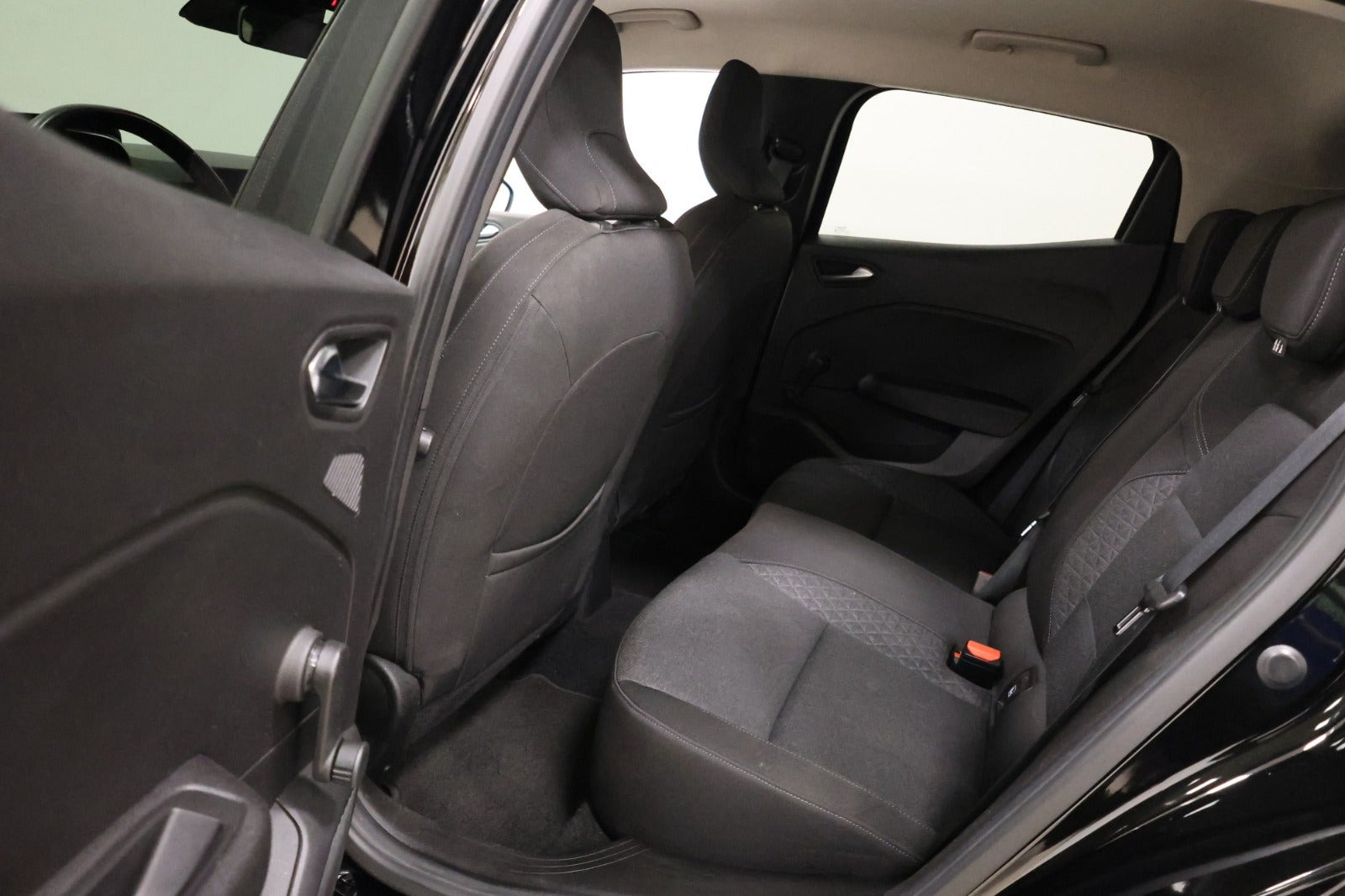 Sort Renault Clio V fra 2020