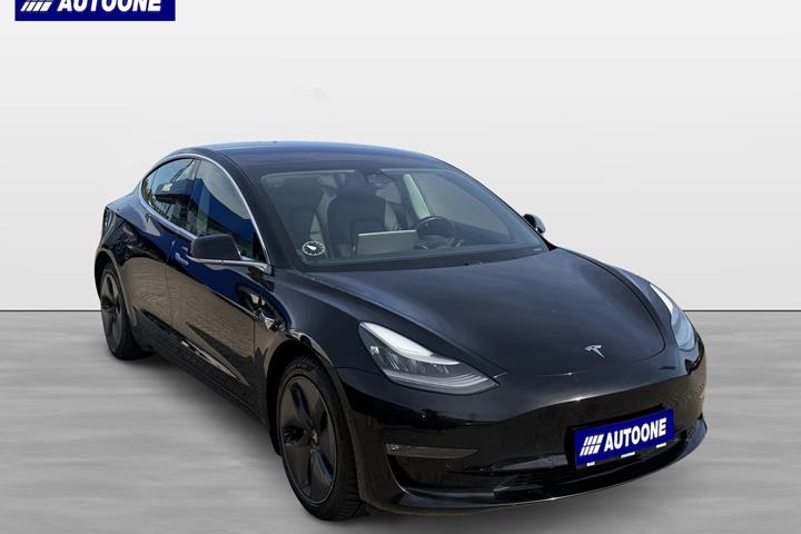 Sort Tesla Model 3 fra 2019