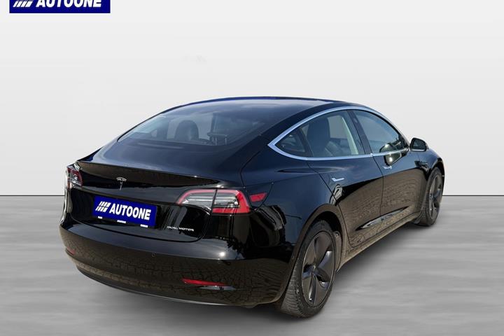 Sort Tesla Model 3 fra 2019