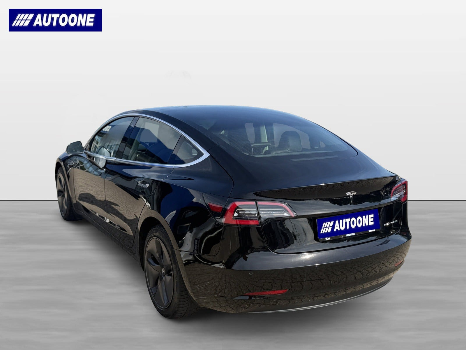 Sort Tesla Model 3 fra 2019