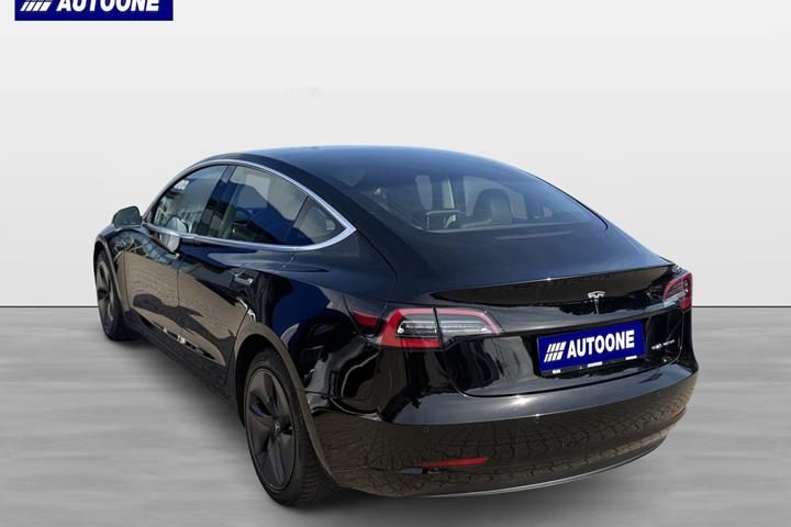 Sort Tesla Model 3 fra 2019