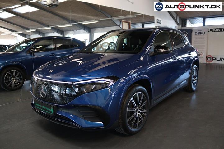 Blå Mercedes EQA250+ fra 2024