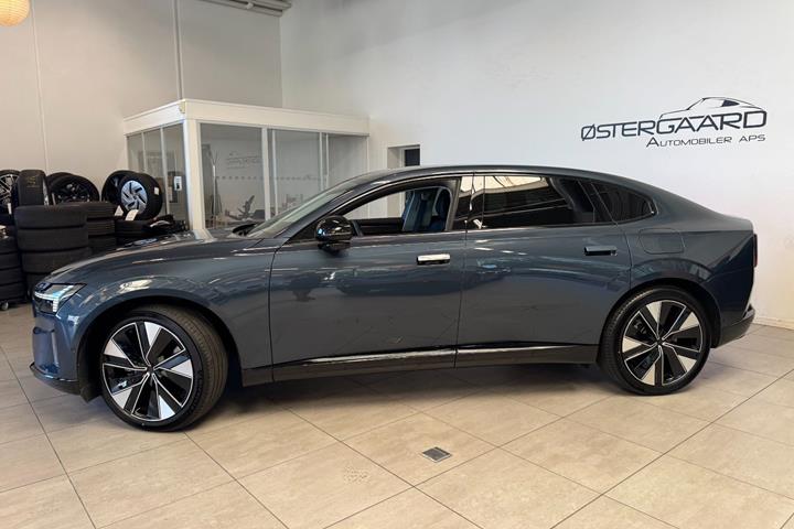Blå Volvo ES90 fra 2026