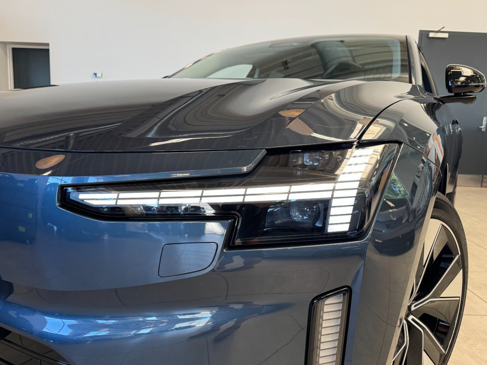 Blå Volvo ES90 fra 2026
