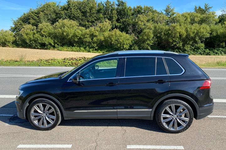 Sort VW Tiguan fra 2019