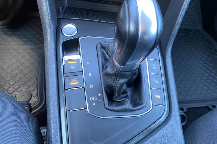 Sort VW Tiguan fra 2019