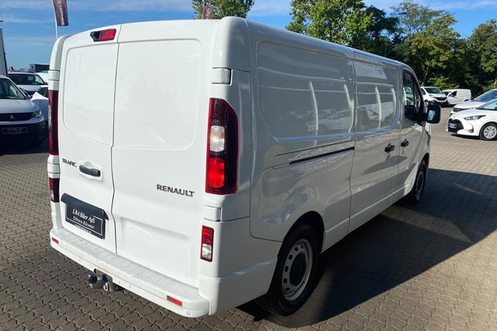 Hvid Renault Trafic T29 fra 2022