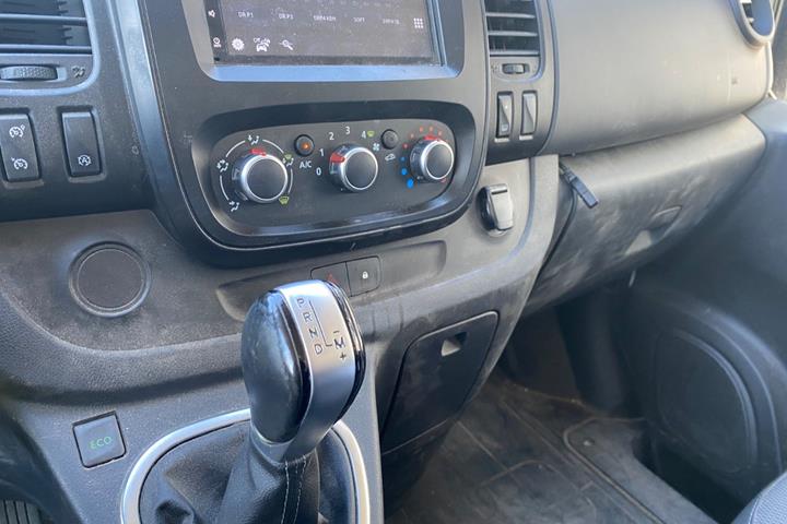 Hvid Renault Trafic T29 fra 2022