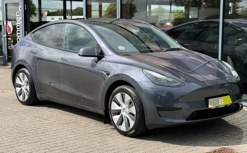 Tesla Model Y RWD