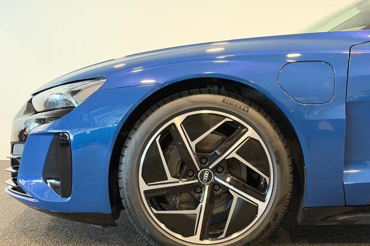 Blå Audi e-tron GT fra 2021