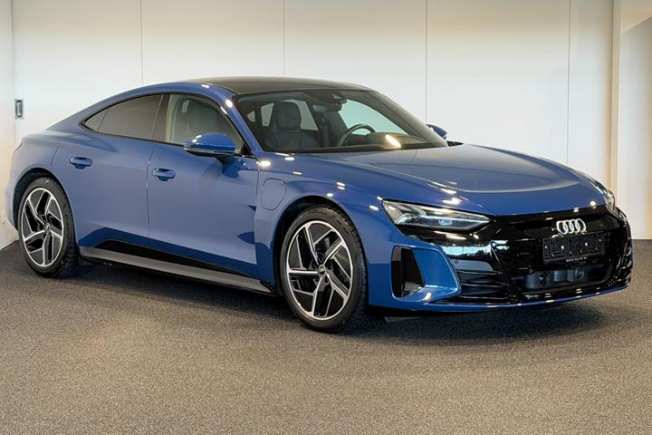 Blå Audi e-tron GT fra 2021