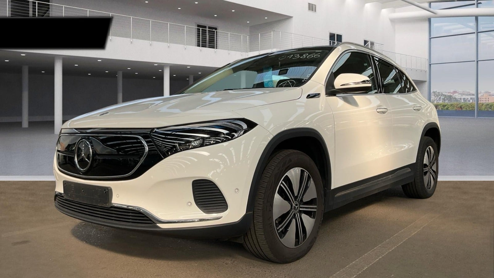 Hvid Mercedes EQA250 fra 2021