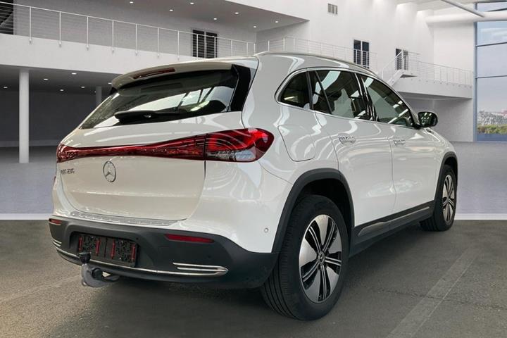 Hvid Mercedes EQA250 fra 2021