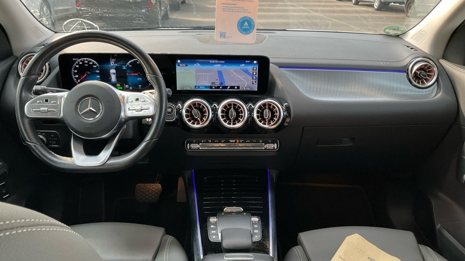 Hvid Mercedes EQA250 fra 2021