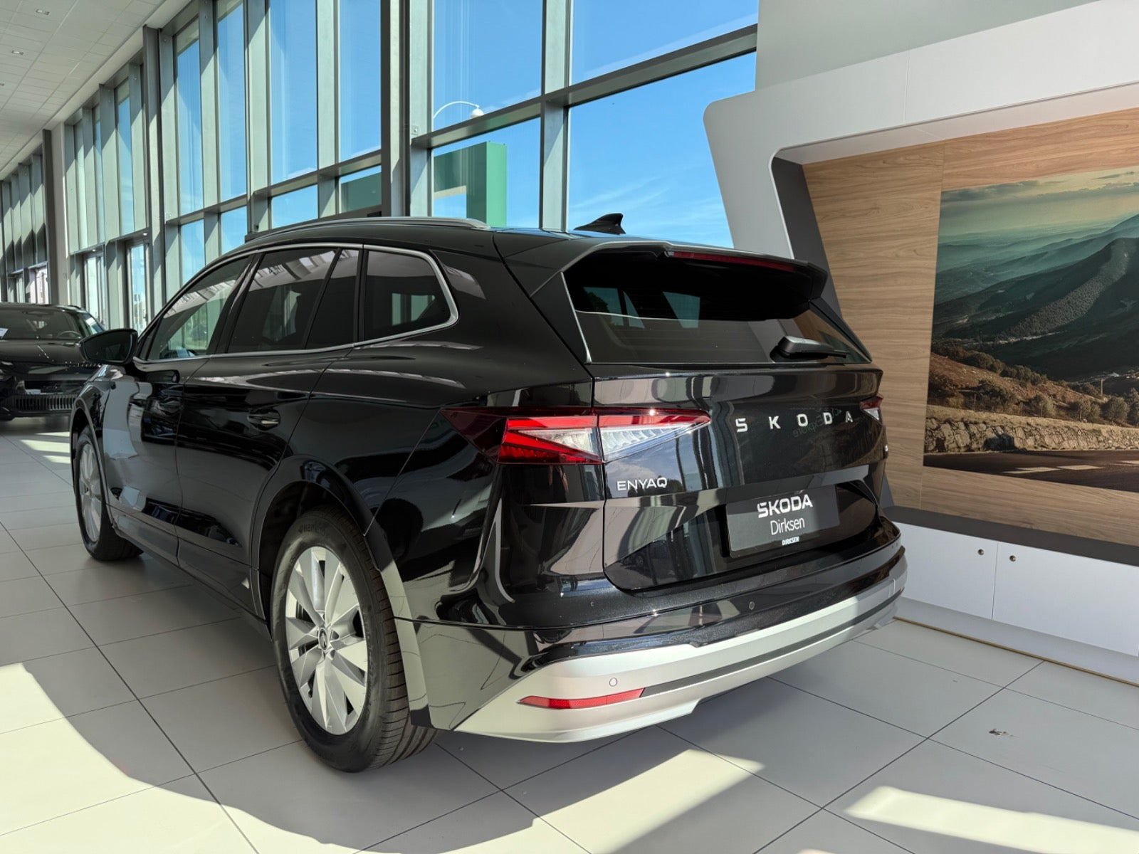 Sort Skoda Enyaq fra 2027