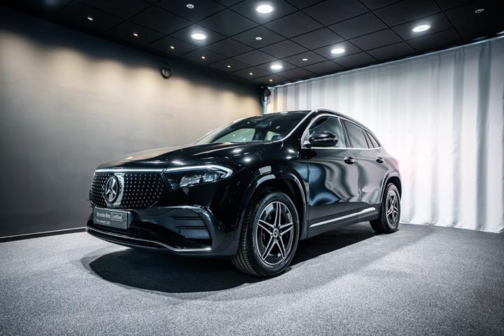 Sort Mercedes EQA350 fra 2024