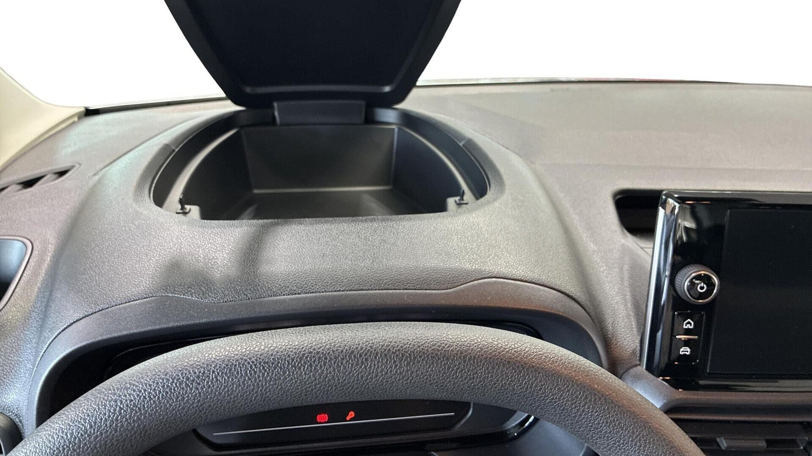 Grå Citroën ë-Berlingo fra 2025