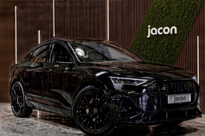 Sort Audi e-tron fra 2021
