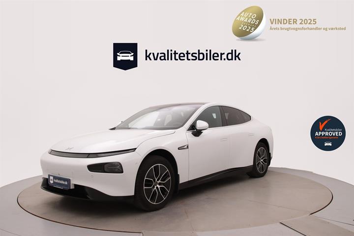 Hvid Xpeng P7 fra 2023