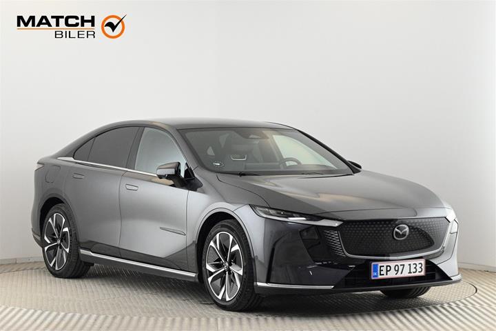 Grå Mazda 6e fra 2026 set udefra