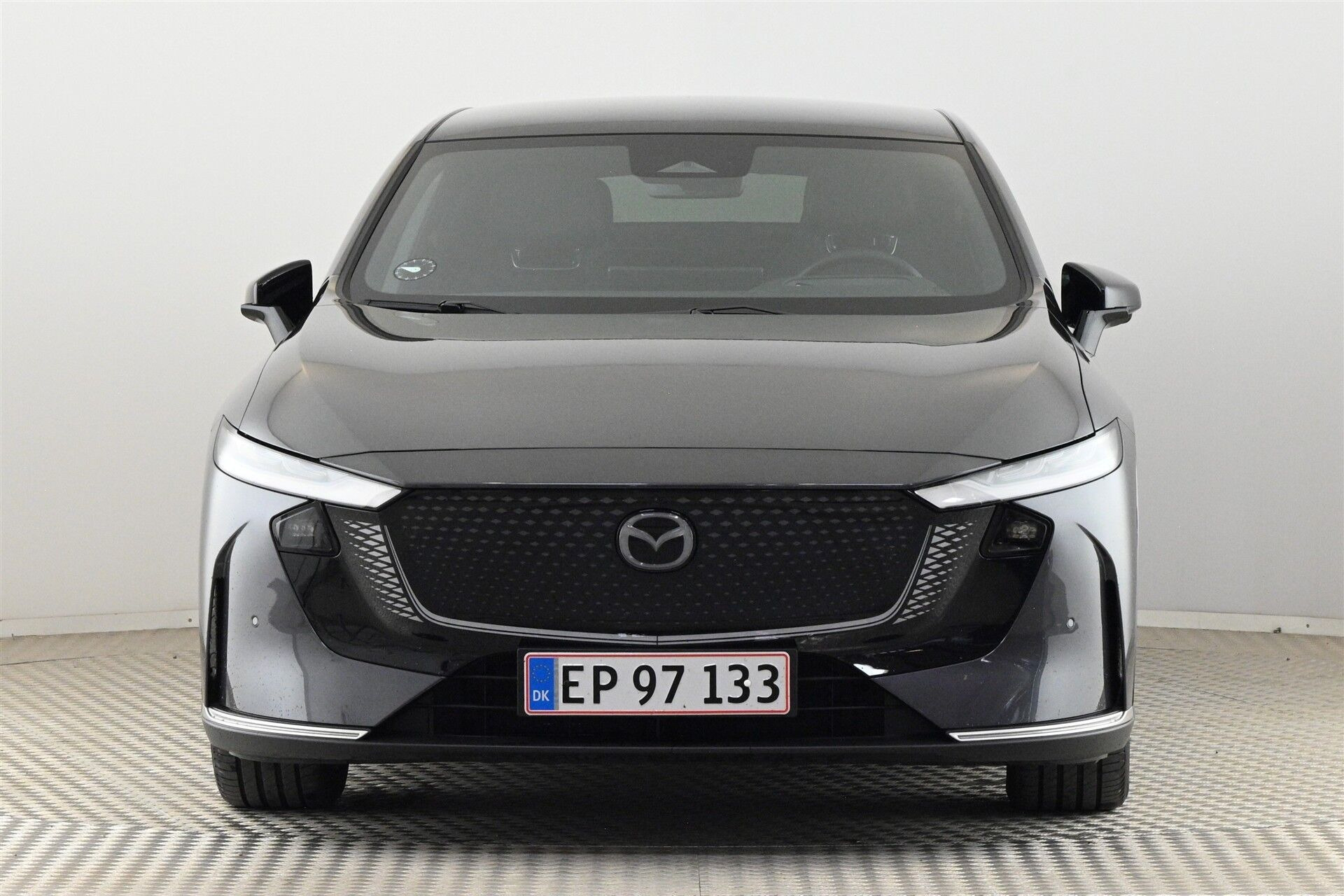 Grå Mazda 6e fra 2026