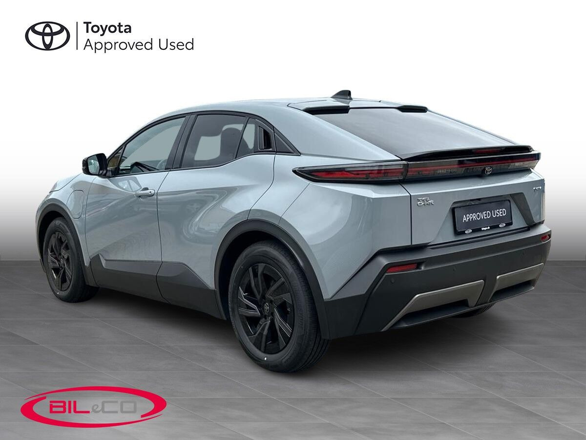 Grå Toyota Toyota C-HR+ fra 2026