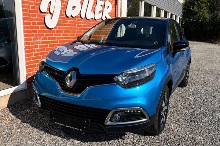 Blå Renault Captur fra 2015 set udefra