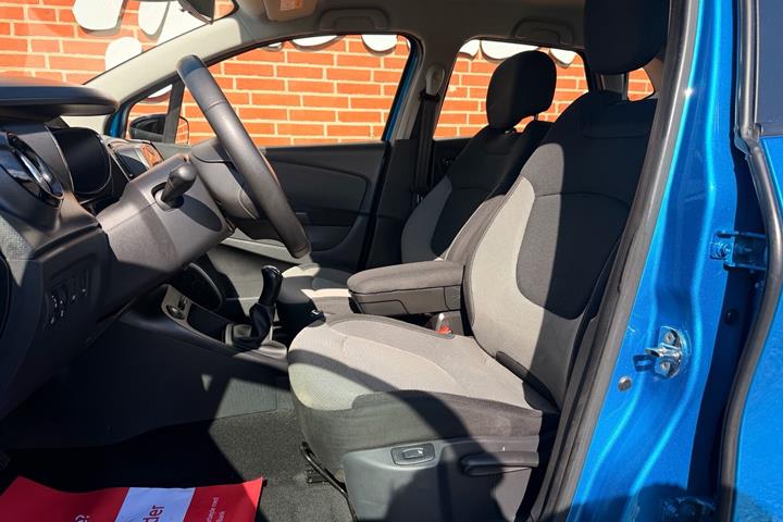 Blå Renault Captur fra 2015
