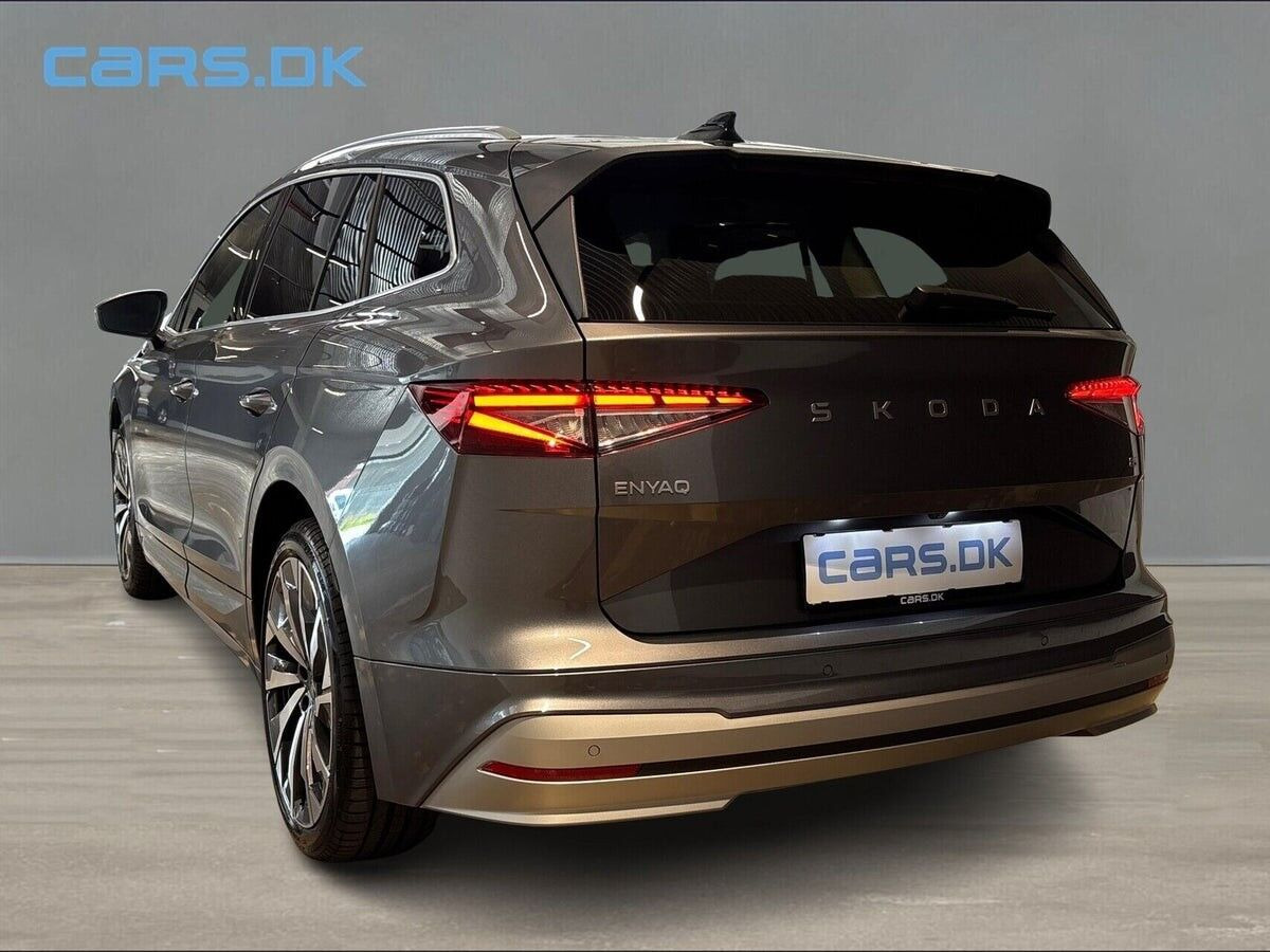 Grå Skoda Enyaq fra 2026